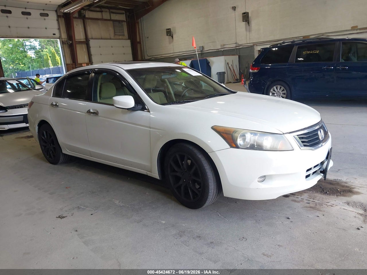 1HGCP3F71CA****** · 2012 HONDA ACCORD 3.5 EX