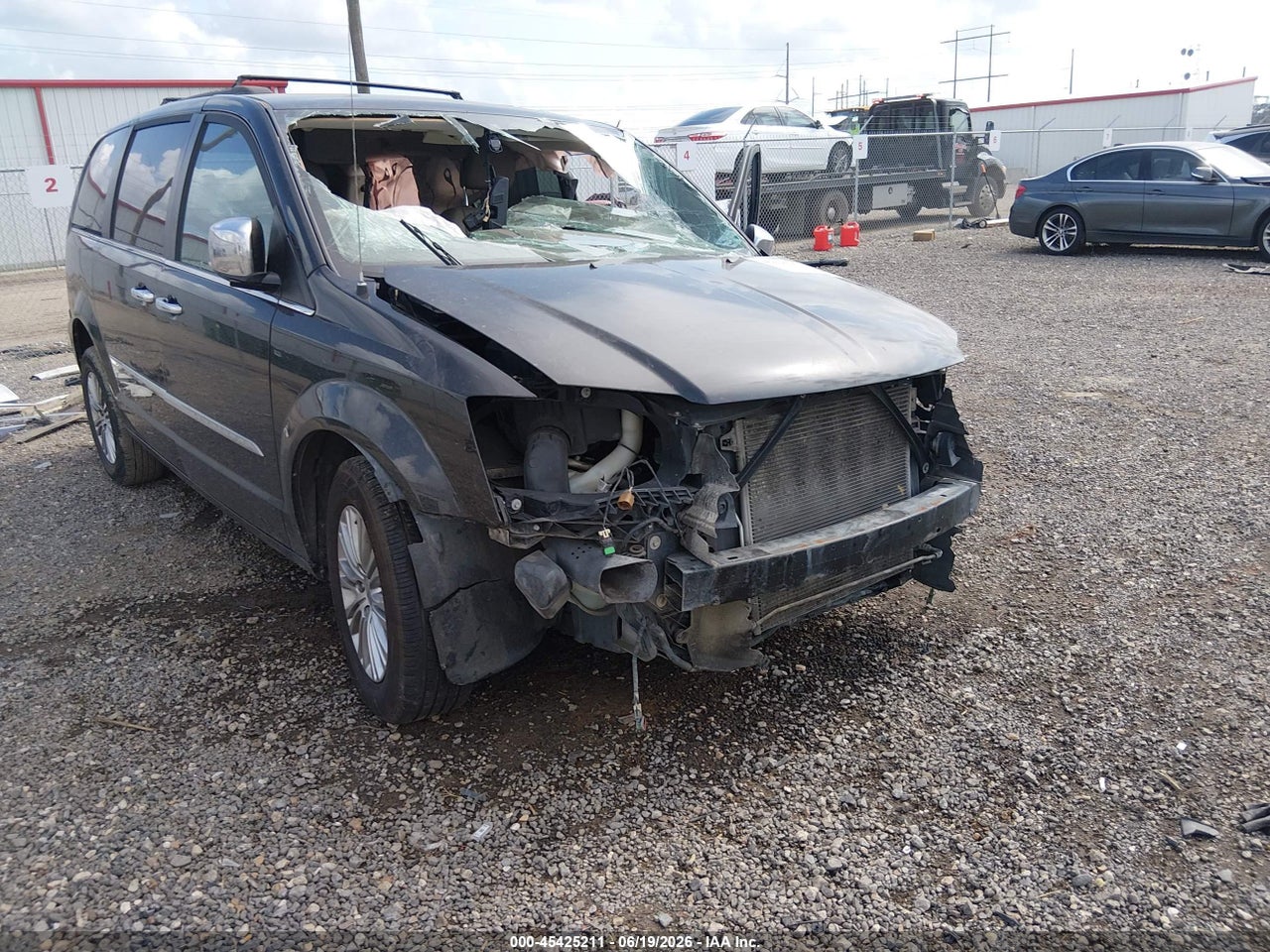 2C4RC1CG3FR****** · 2015 CHRYSLER TOWN &amp; COUNTRY TOURING-L