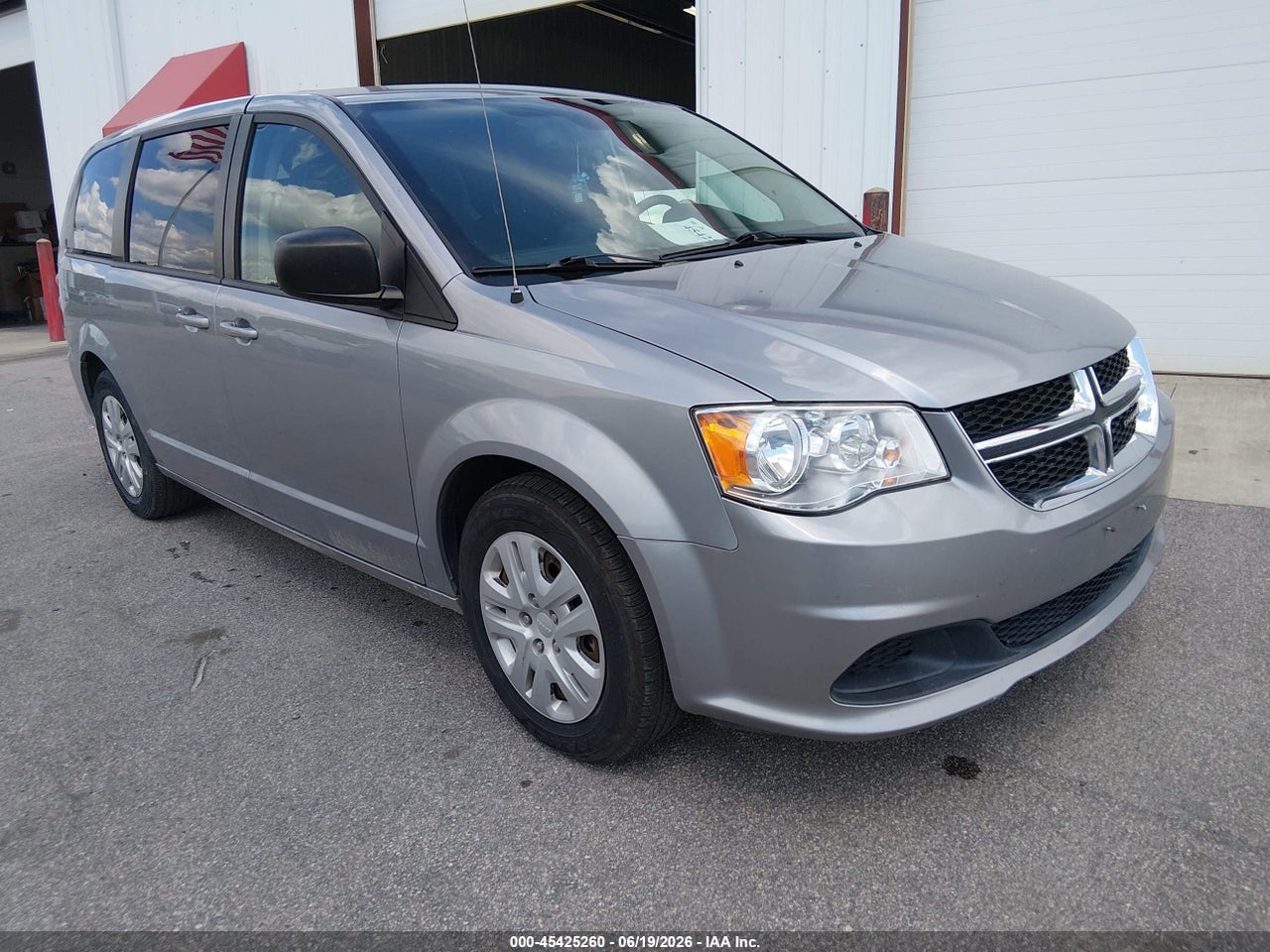 2C4RDGBG6JR****** · 2018 DODGE GRAND CARAVAN SE