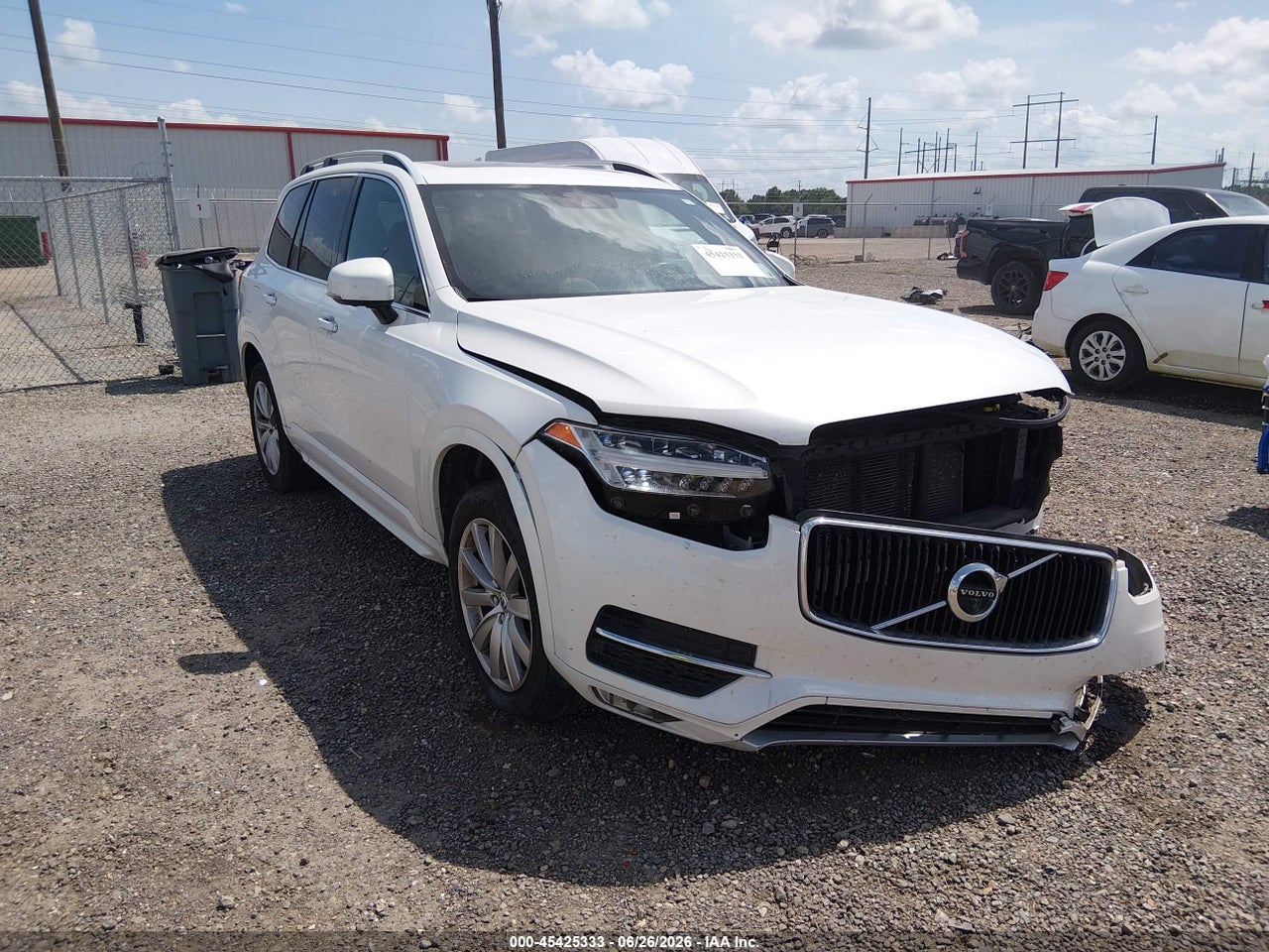 YV4A22PK4H1****** · 2017 VOLVO XC90 T6 MOMENTUM