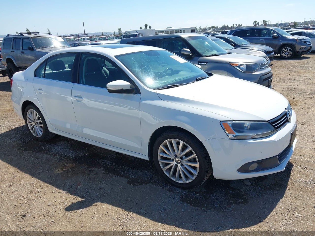 3VWL17AJ5EM****** · 2014 VOLKSWAGEN JETTA 1.8T SEL