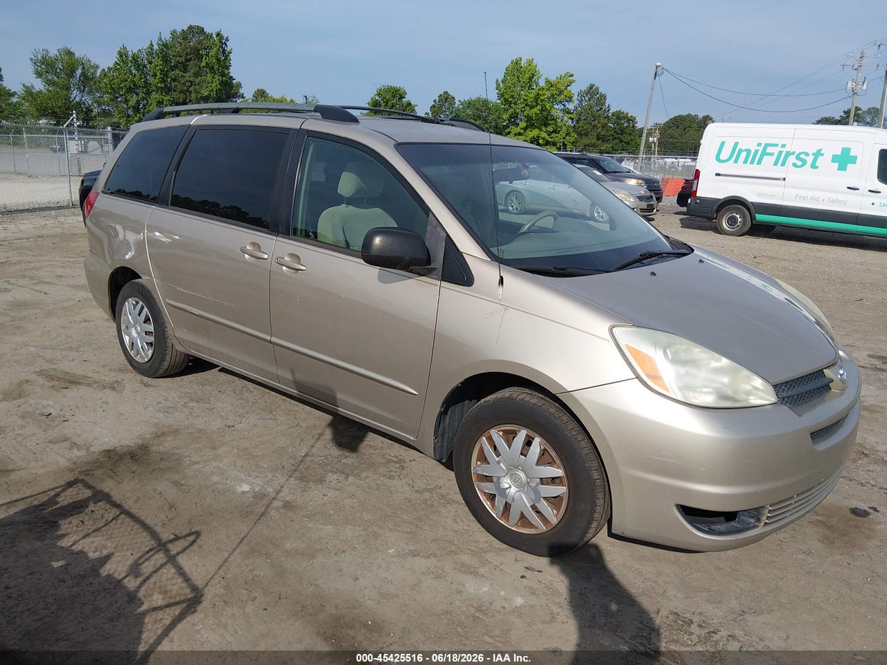 5TDZA23C55S****** · 2005 TOYOTA SIENNA LE