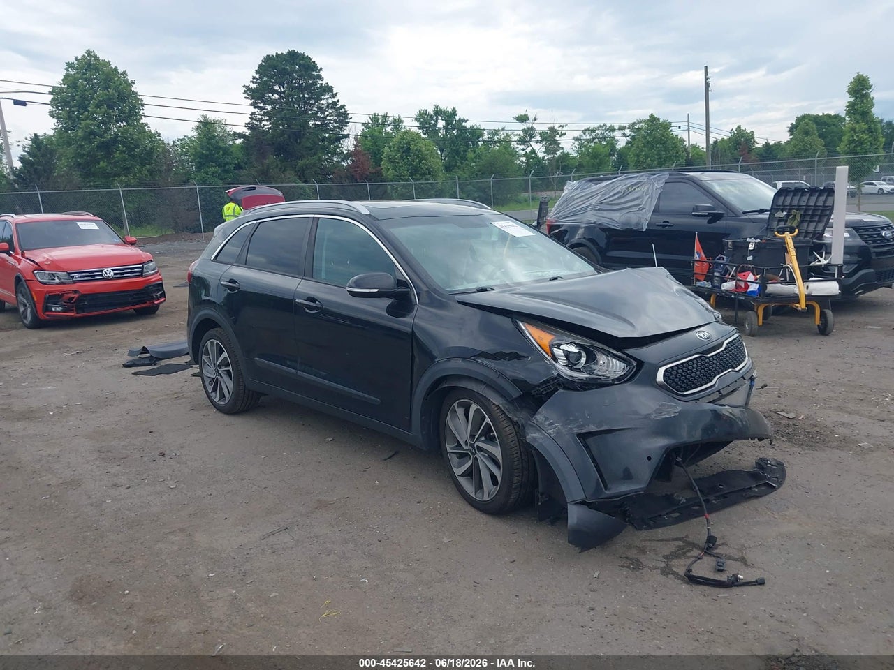KNDCE3LCXH5****** · 2017 KIA NIRO TOURING
