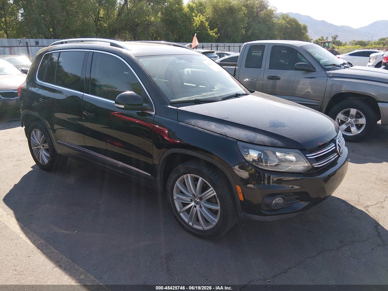 WVGAV7AX5GW****** · 2016 VOLKSWAGEN TIGUAN SE