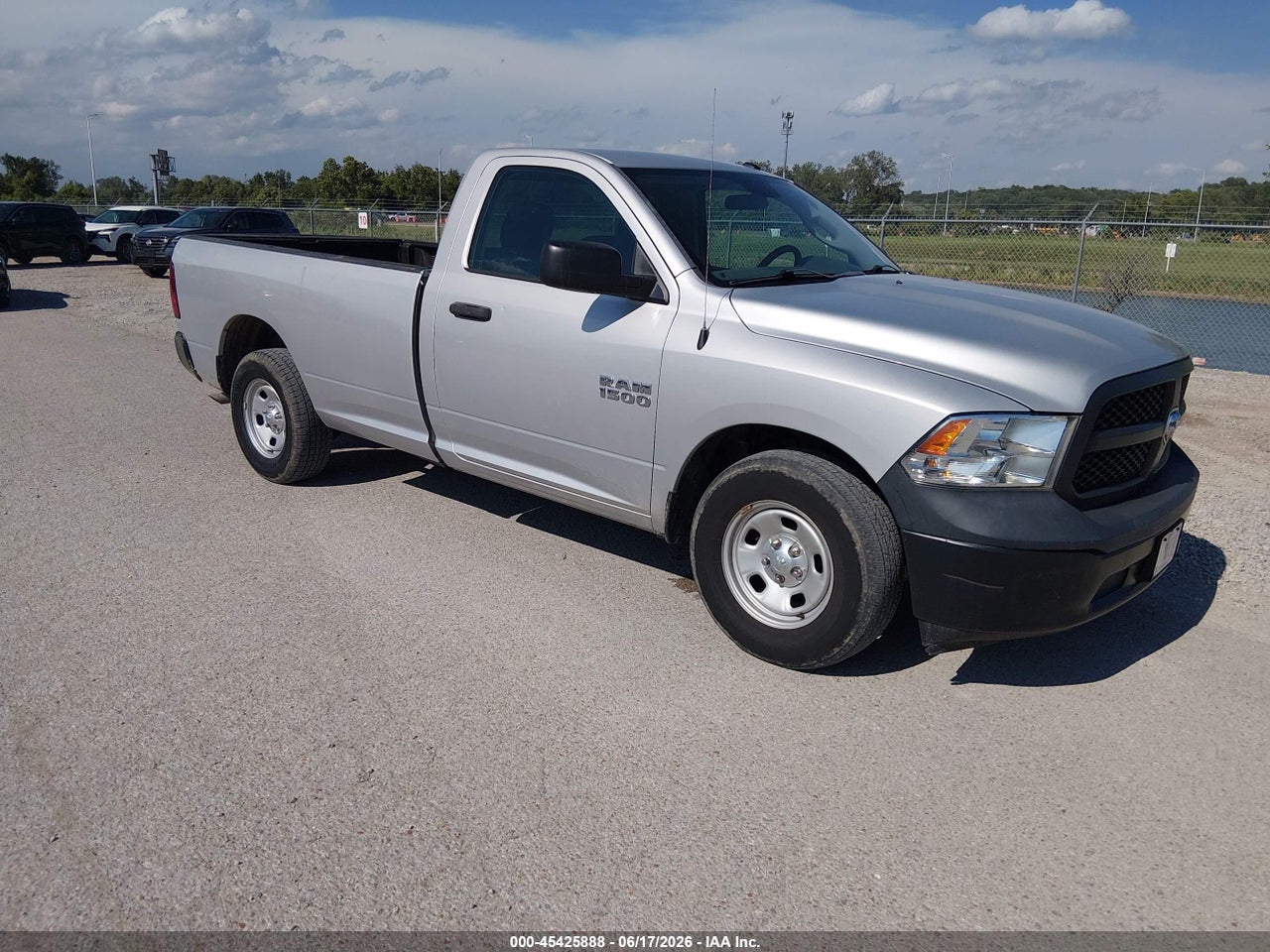 3C6JR6DG7HG****** · 2017 RAM 1500 TRADESMAN  4X2 8' BOX