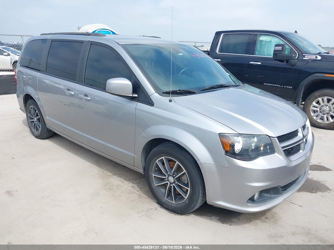 2C4RDGEG4JR****** · 2018 DODGE GRAND CARAVAN GT