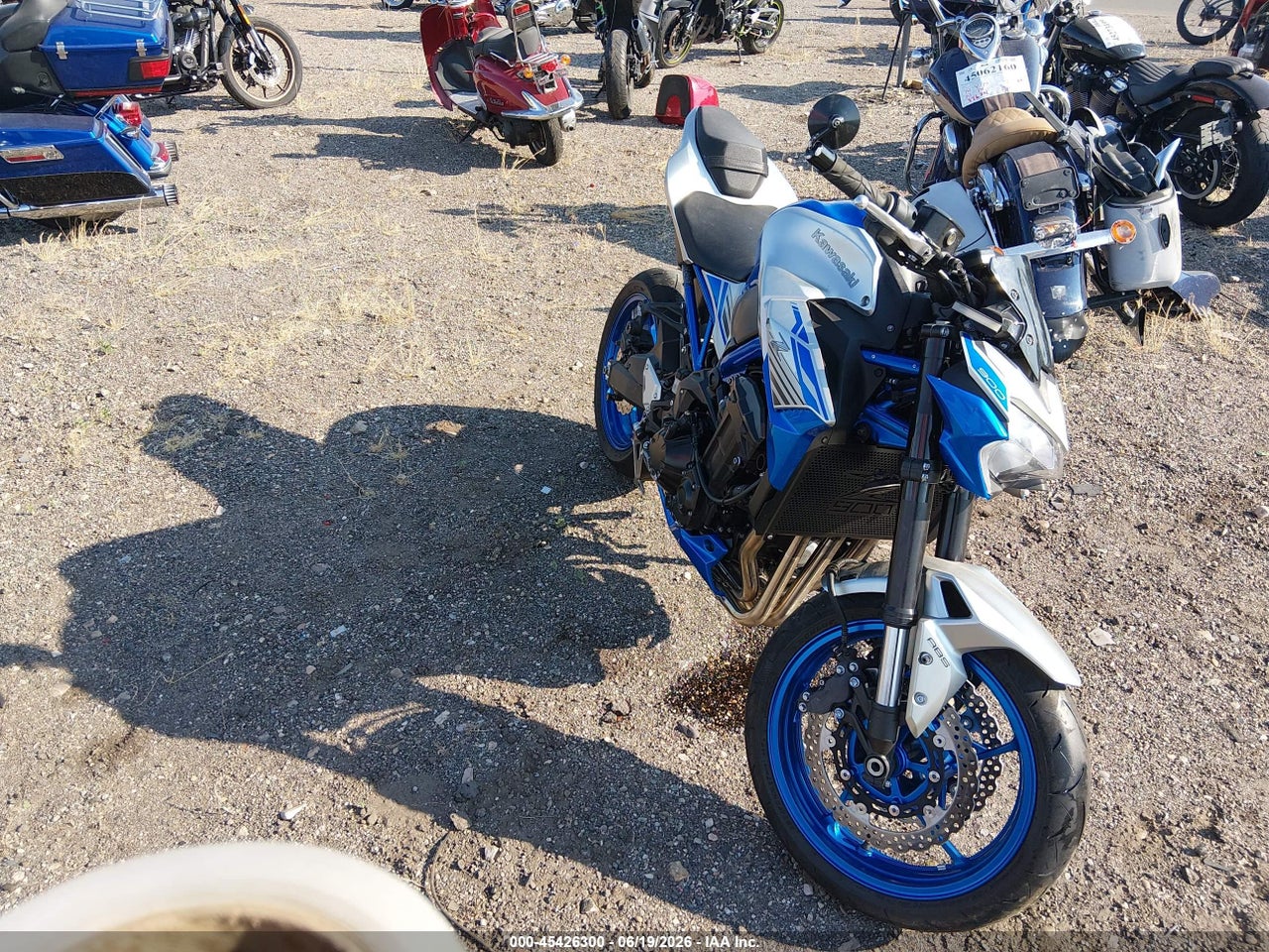 ML5ZRDF19LD****** · 2020 KAWASAKI ZR900 F