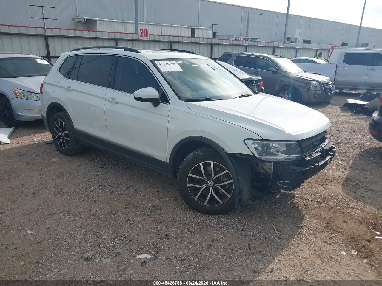 3VV3B7AX8MM****** · 2021 VOLKSWAGEN TIGUAN 2.0T SE/2.0T SE R-LINE BLACK/2.0T SEL