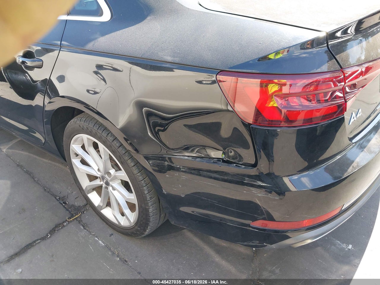 2019 AUDI A4 40 PREMIUM/40 TITANIUM PREMIUM · 6/11