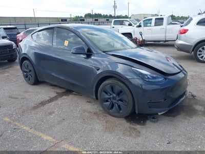 7SAYGDEEXRA****** · 2024 TESLA MODEL Y LONG RANGE DUAL MOTOR ALL-WHEEL DRIVE