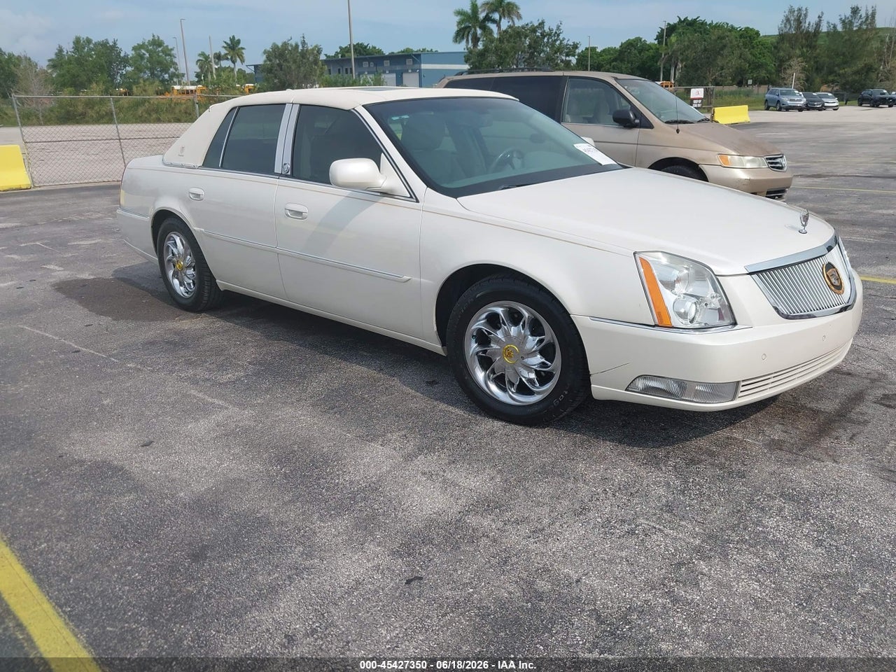 1G6KH5E68BU****** · 2011 CADILLAC DTS PREMIUM COLLECTION