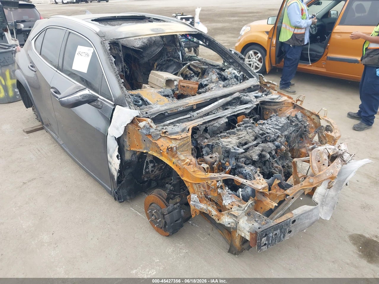 JTHY3JBHXK2****** · 2019 LEXUS UX 200