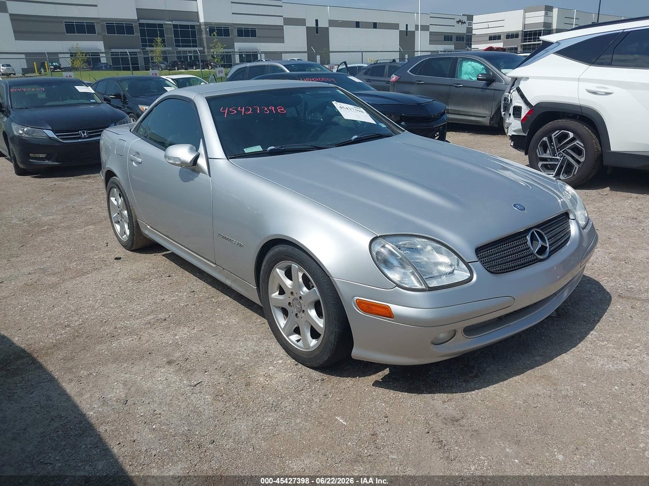 WDBKK49F52F****** · 2002 MERCEDES-BENZ SLK 230 KOMPRESSOR