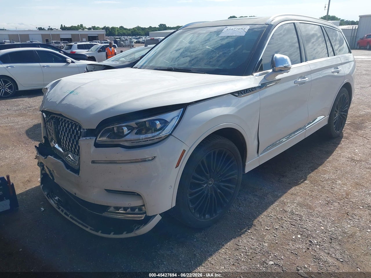 2020 LINCOLN AVIATOR BLACK LABEL · 2/11