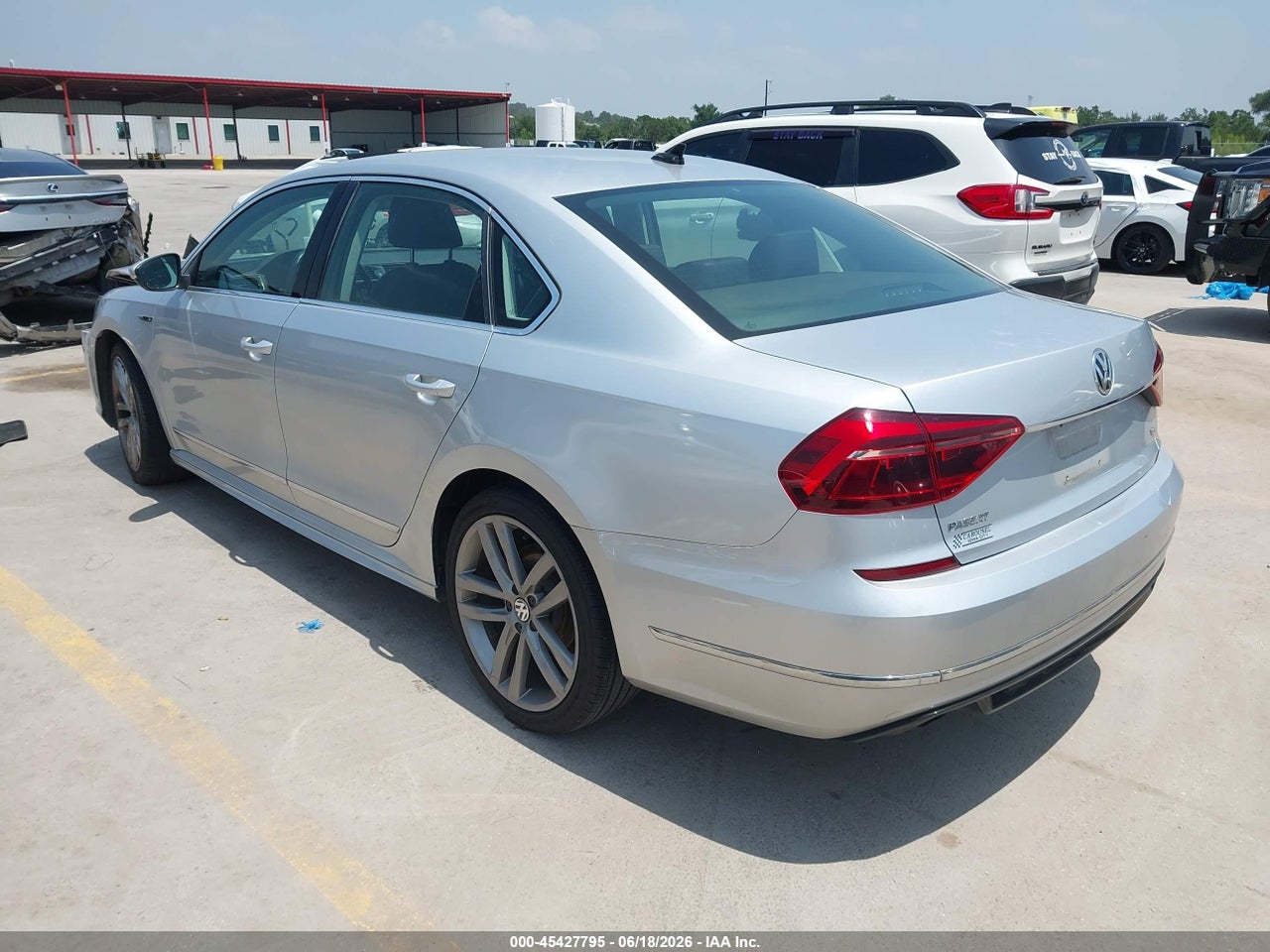 2017 VOLKSWAGEN PASSAT 1.8T R-LINE · 3/11