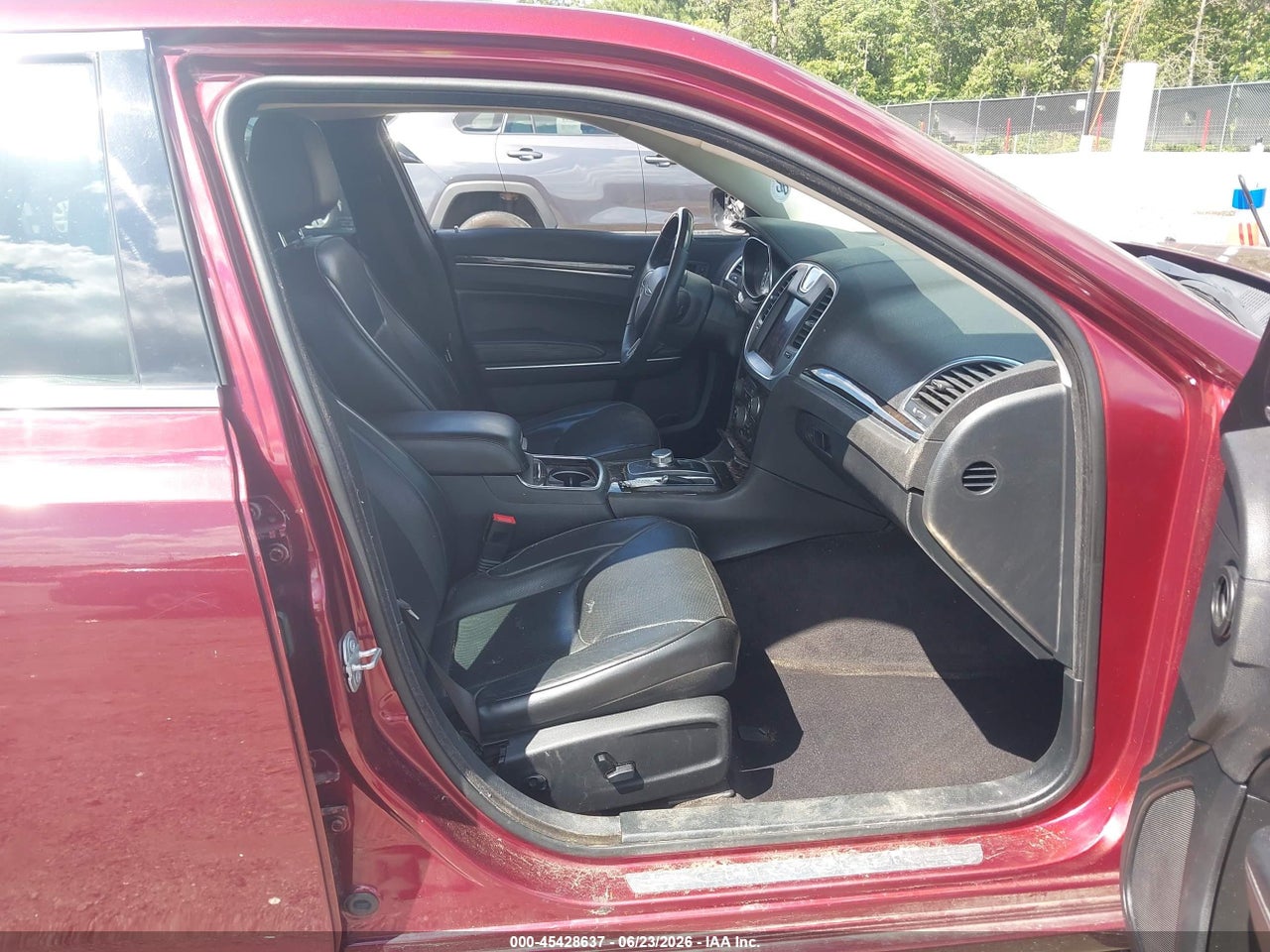 2017 CHRYSLER 300C · 5/11