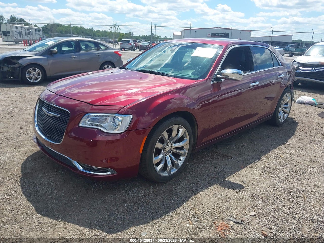 2017 CHRYSLER 300C · 2/11