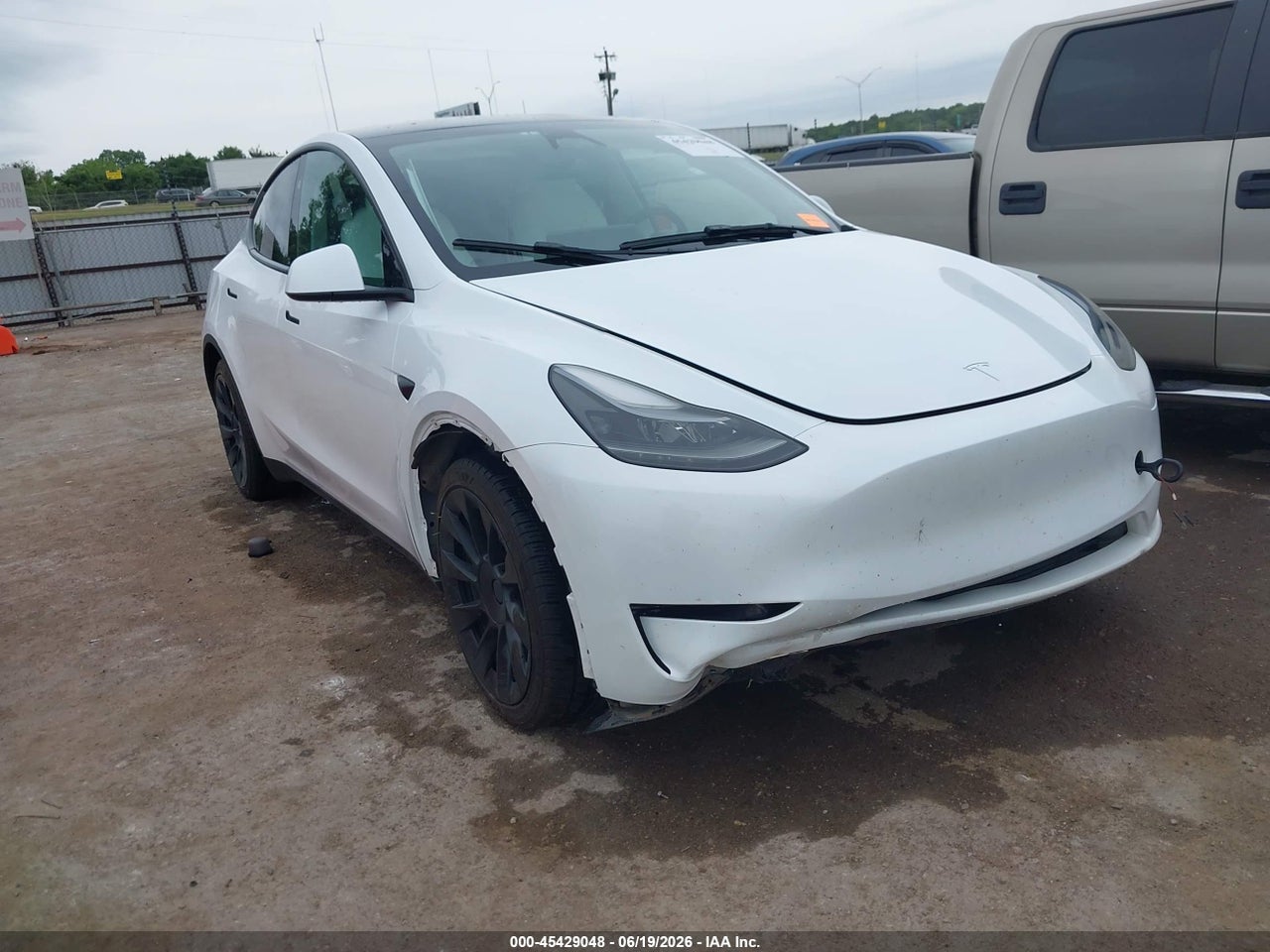 7SAYGDEE1RA****** · 2024 TESLA MODEL Y LONG RANGE DUAL MOTOR ALL-WHEEL DRIVE