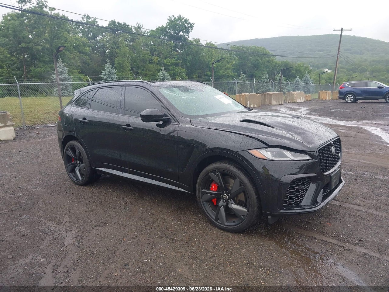 SADCZ2FE5SA****** · 2025 JAGUAR F-PACE SVR P550 AWD AUTOMATIC