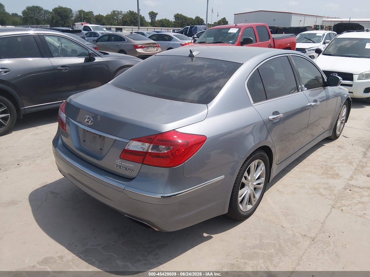 2014 HYUNDAI GENESIS 3.8 · 4/11