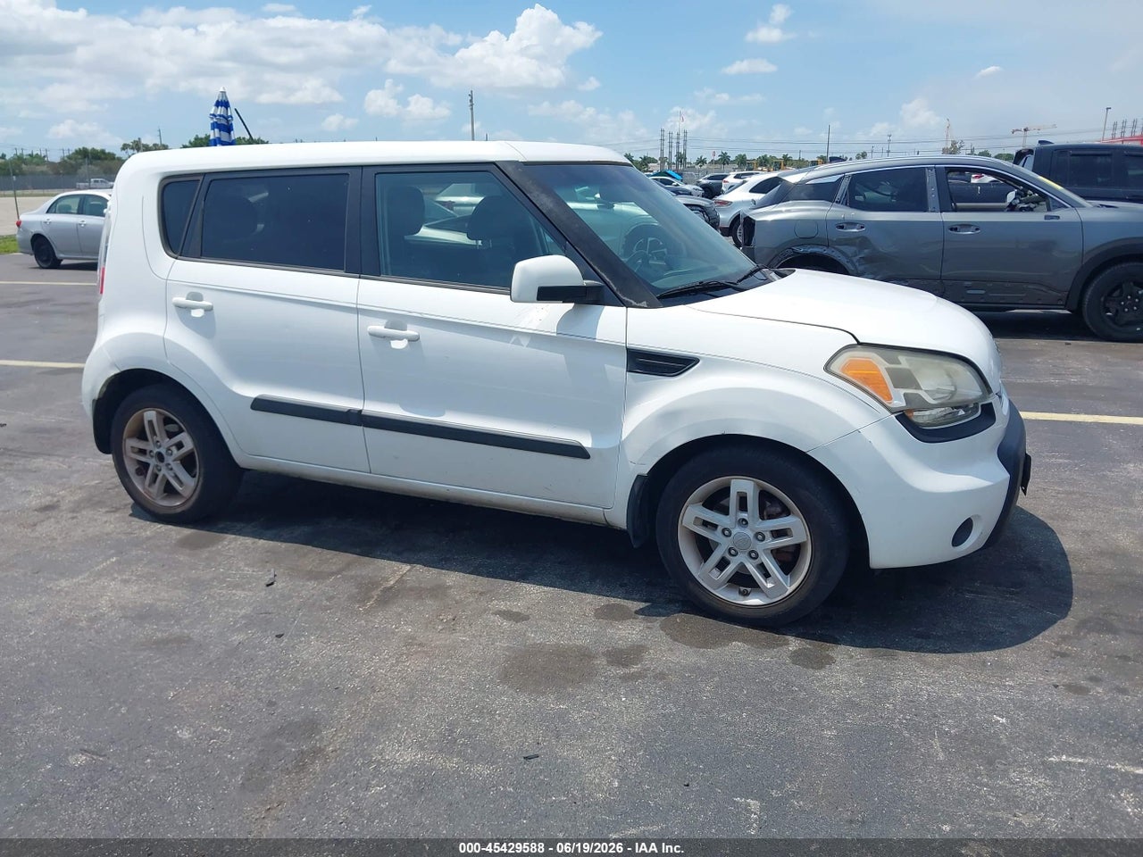 KNDJT2A20B7****** · 2011 KIA SOUL +