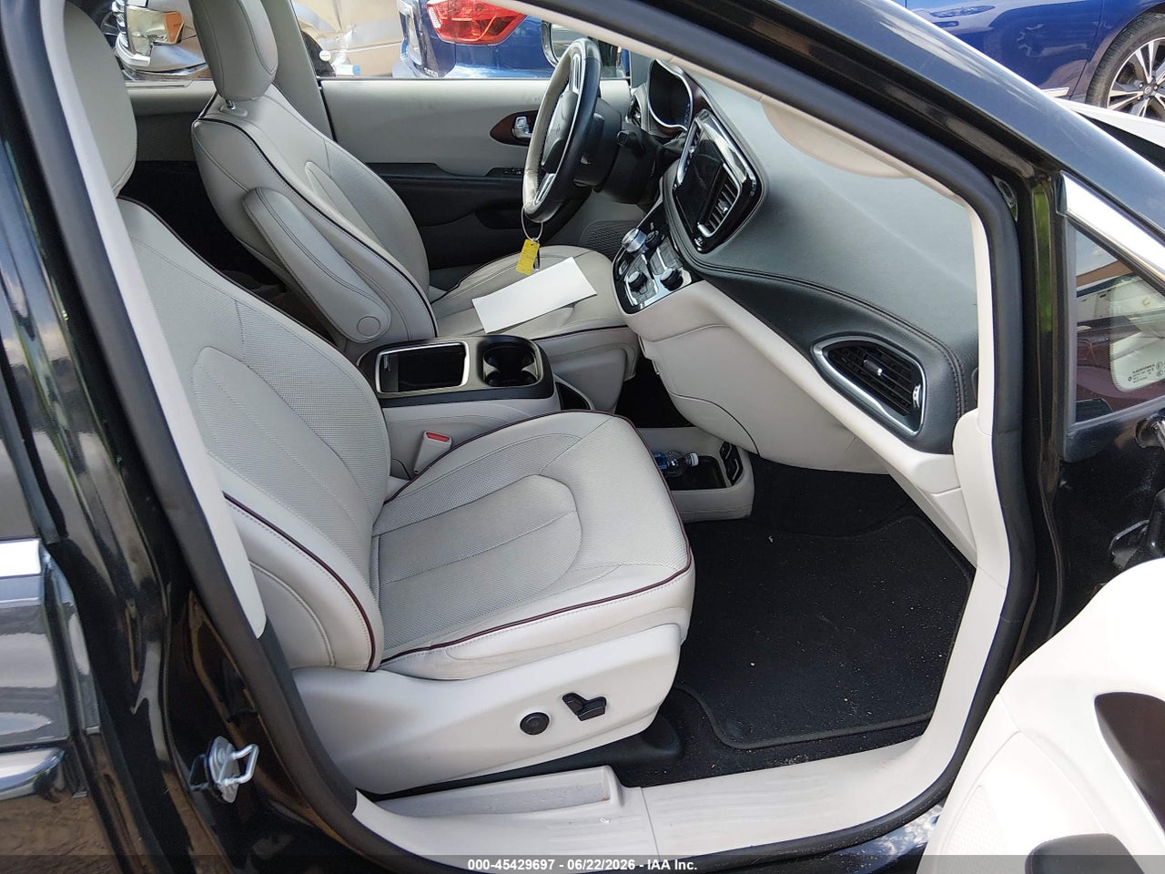 2020 CHRYSLER PACIFICA LIMITED · 5/11