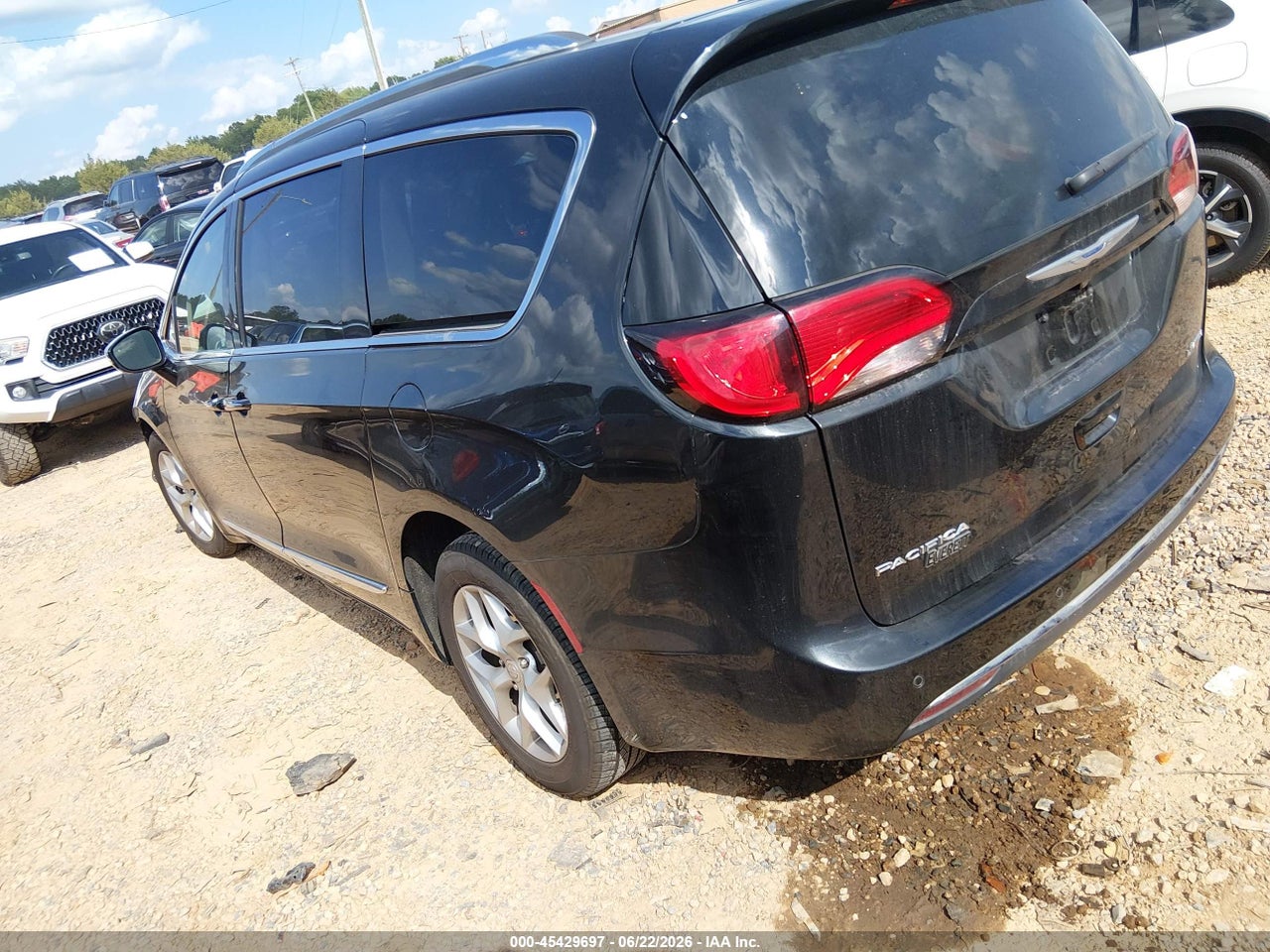 2020 CHRYSLER PACIFICA LIMITED · 3/11