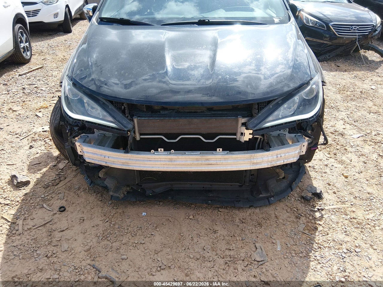 2020 CHRYSLER PACIFICA LIMITED · 6/11