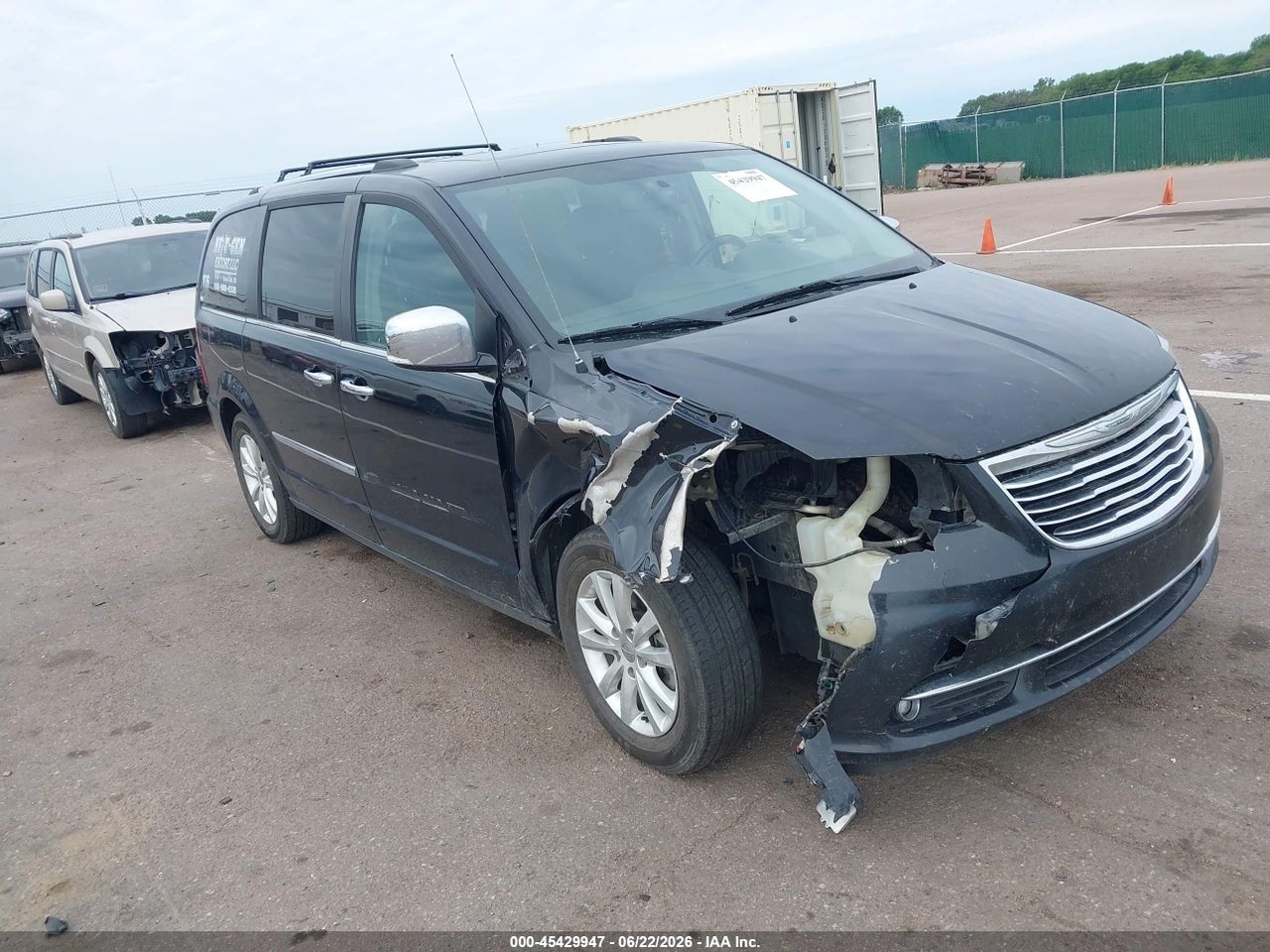 2C4RC1GG4GR****** · 2016 CHRYSLER TOWN &amp; COUNTRY LIMITED PLATINUM