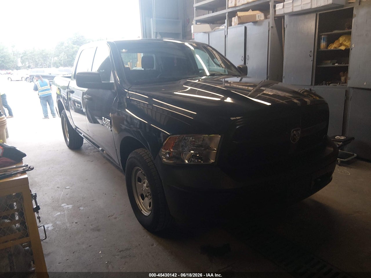 1C6RR7KG2KS****** · 2019 RAM 1500 CLASSIC TRADESMAN  4X4 5'7 BOX
