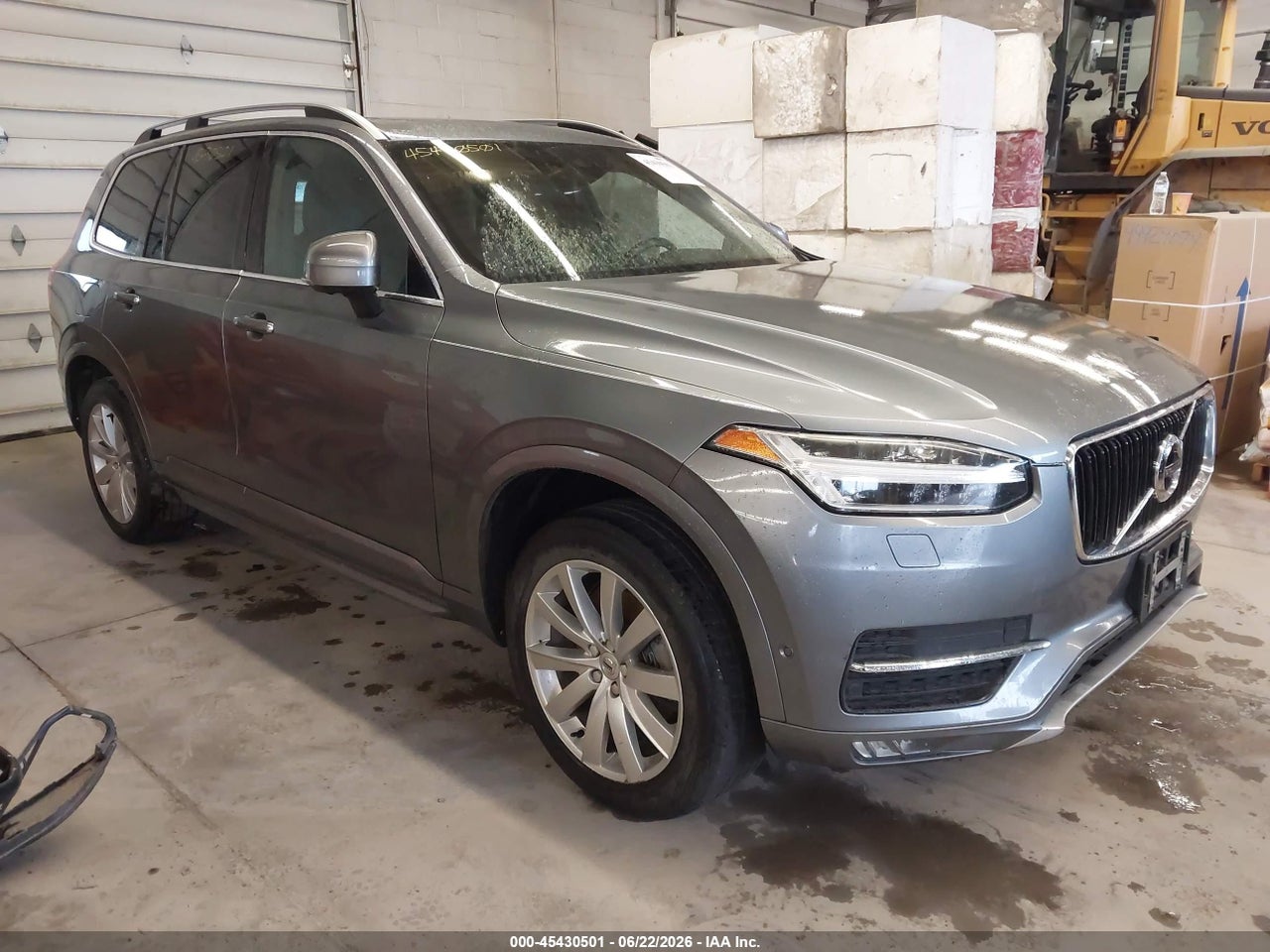 YV4A22PK3G1****** · 2016 VOLVO XC90 T6 MOMENTUM
