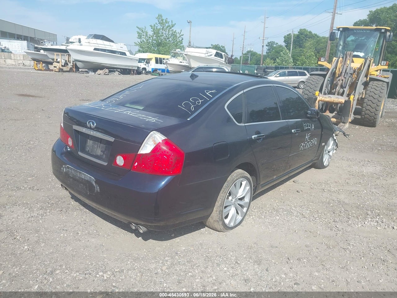 2006 INFINITI M35X   · 4/11
