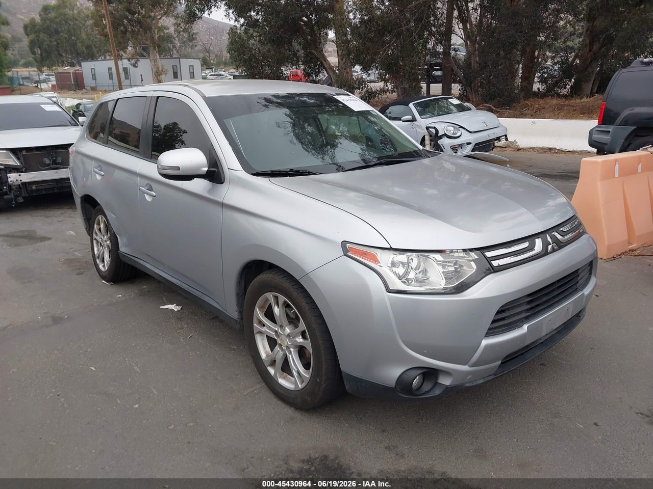 JA4AD3A36EZ****** · 2014 MITSUBISHI OUTLANDER SE