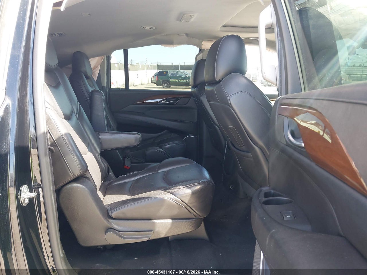 2018 CADILLAC ESCALADE ESV LUXURY · 8/11