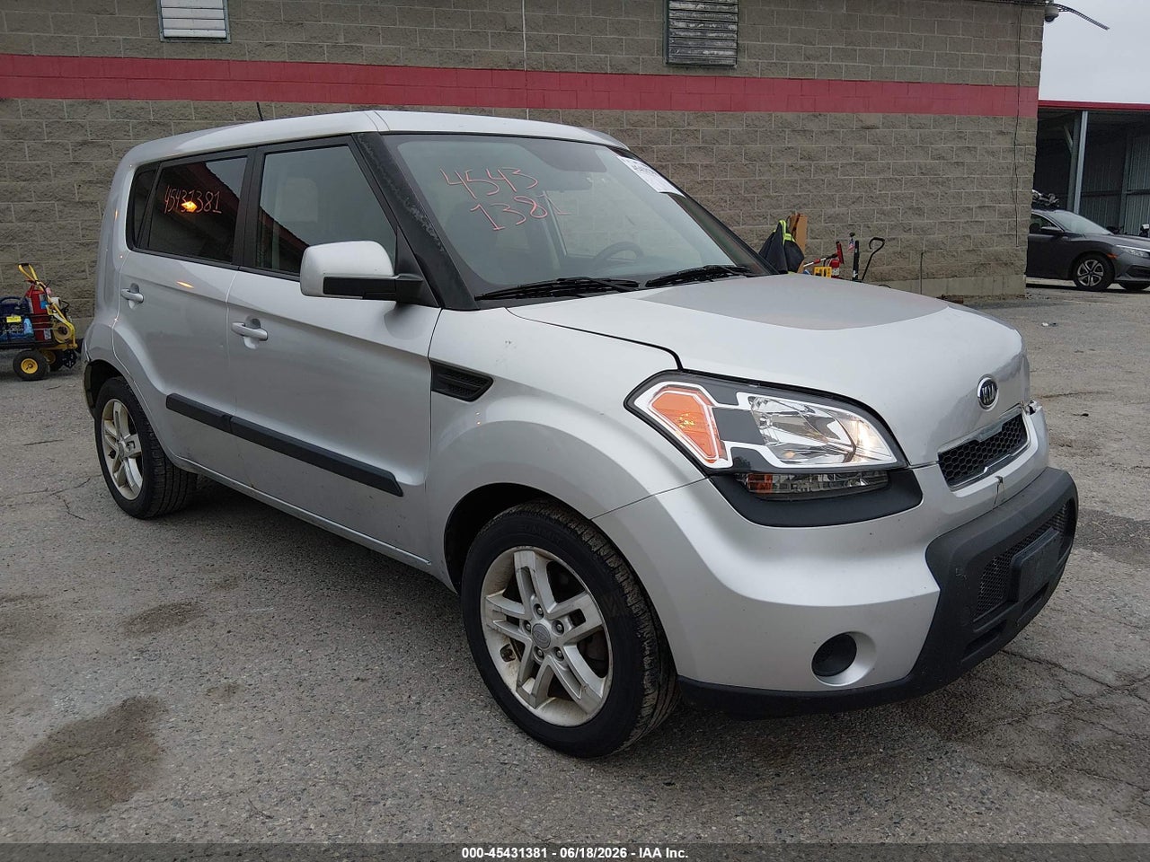 KNDJT2A29B7****** · 2011 KIA SOUL +