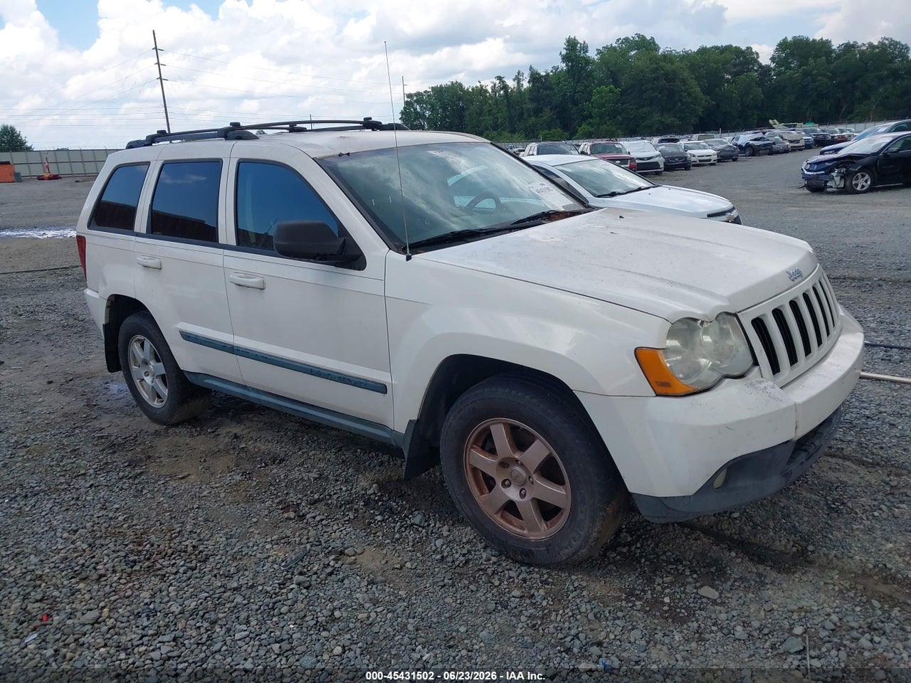 1J8GR48K98C****** · 2008 JEEP GRAND CHEROKEE LAREDO