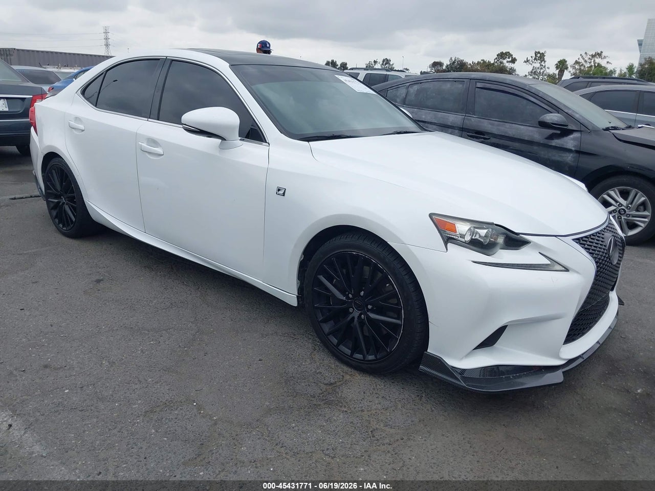 JTHBA1D2XG5****** · 2016 LEXUS IS 200T
