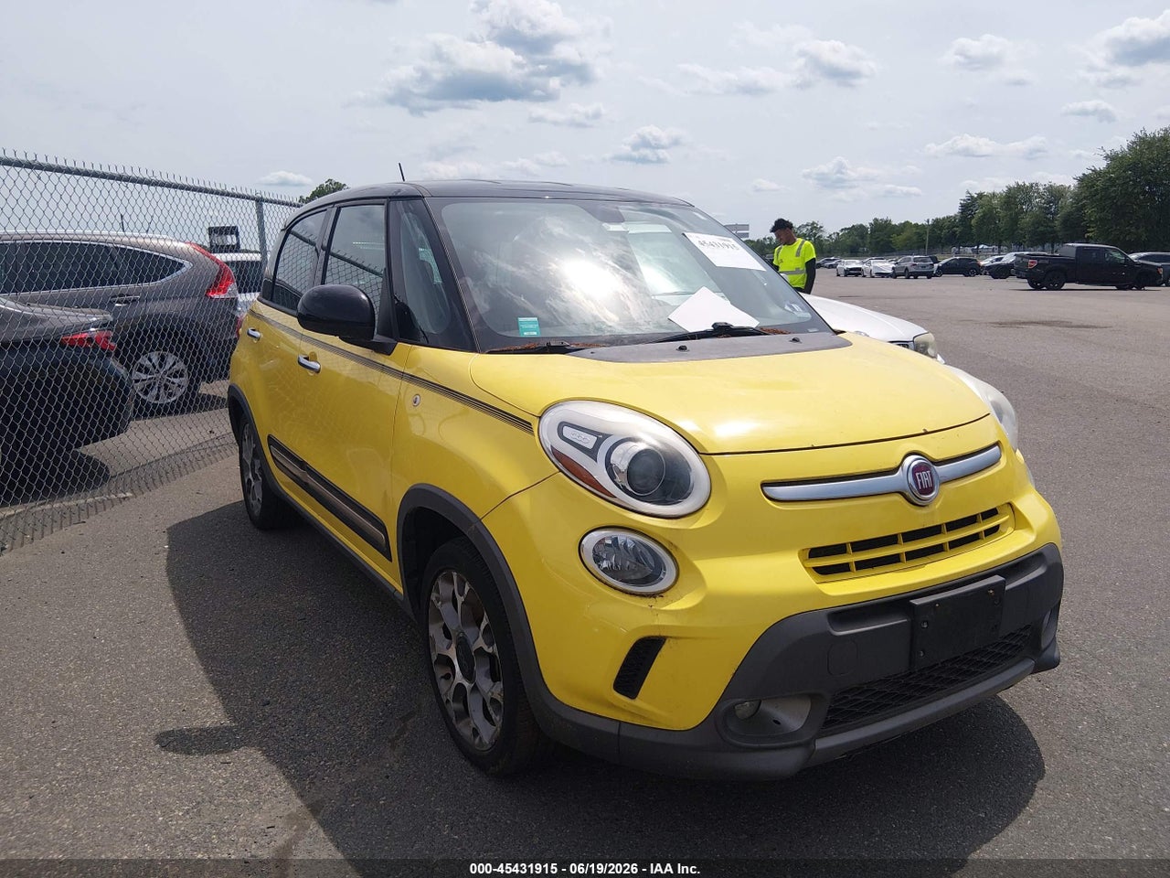 ZFBCFADH4EZ****** · 2014 FIAT 500L TREKKING