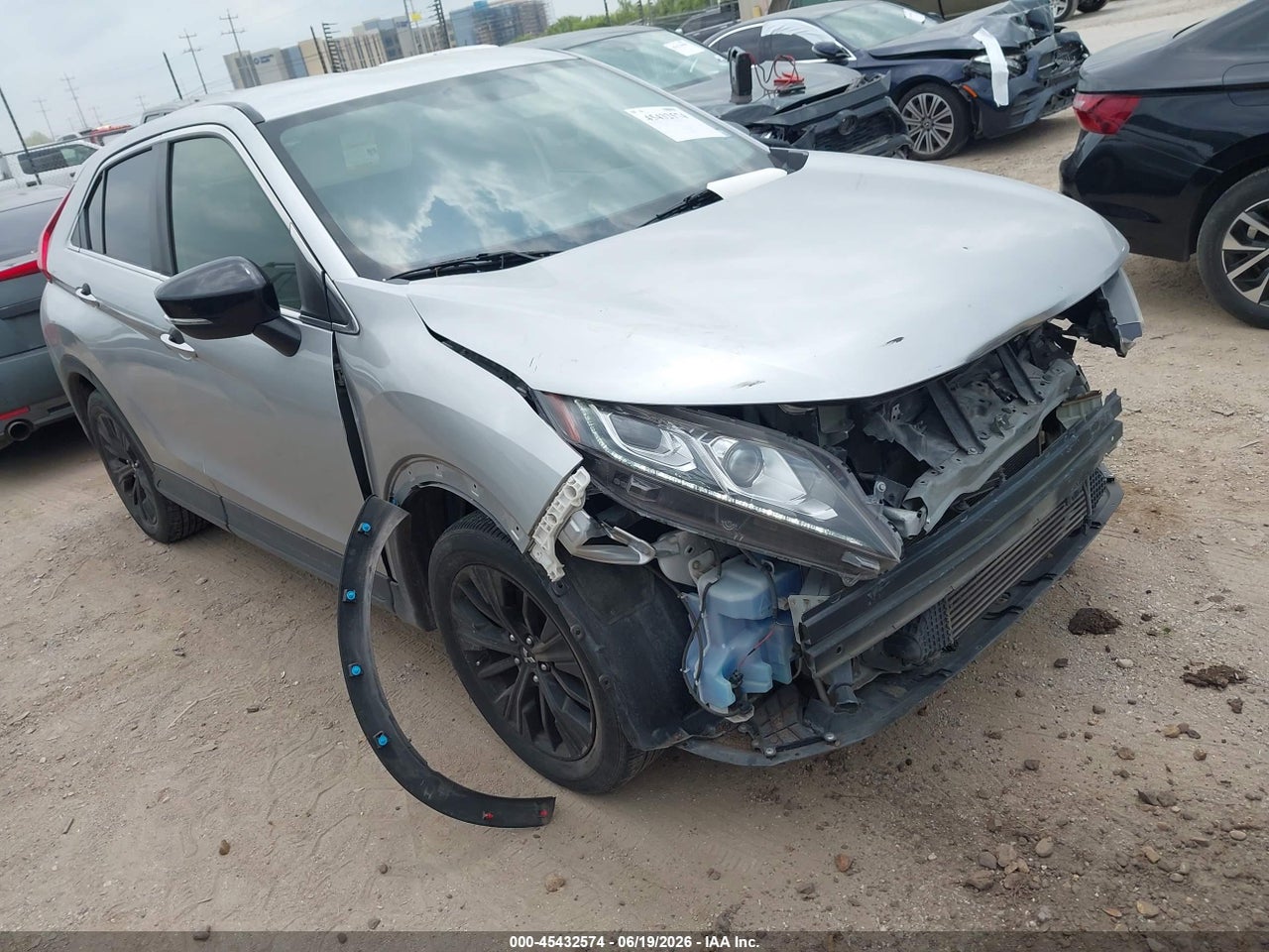 JA4AT4AA1JZ****** · 2018 MITSUBISHI ECLIPSE CROSS LE