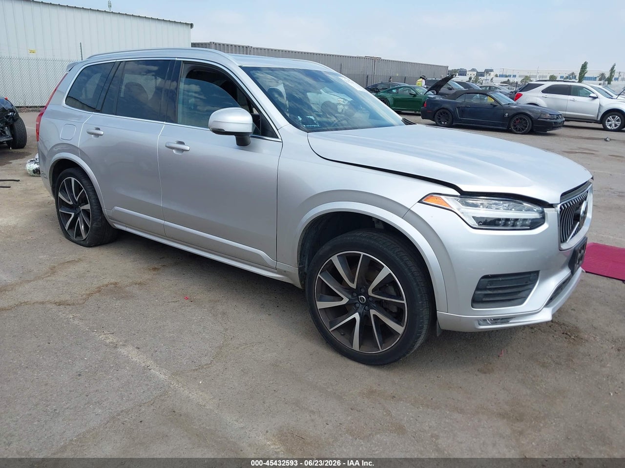 YV4A22PK2L1****** · 2020 VOLVO XC90 T6 MOMENTUM 7 PASSENGER