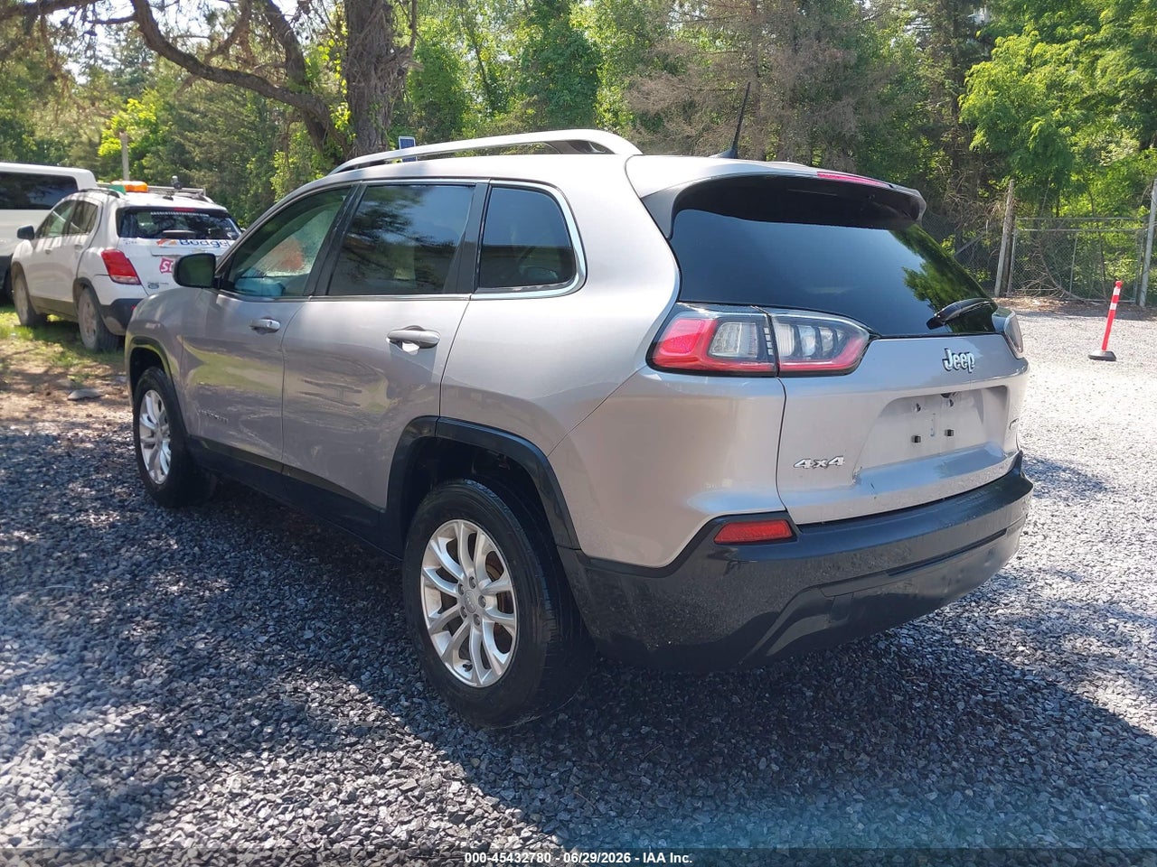 2019 JEEP CHEROKEE LATITUDE 4X4 · 3/11