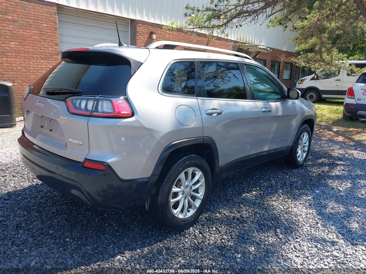 2019 JEEP CHEROKEE LATITUDE 4X4 · 4/11