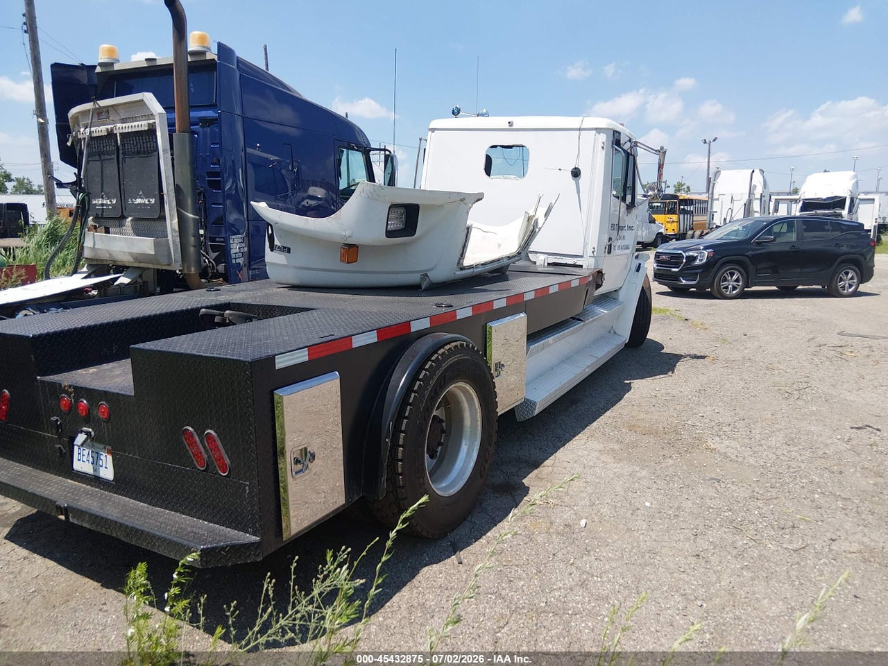 1998 FREIGHTLINER MEDIUM CONVENTIONAL FL70 · 4/4