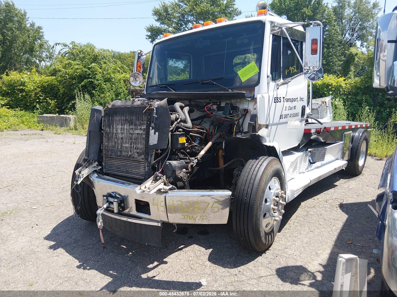 1998 FREIGHTLINER MEDIUM CONVENTIONAL FL70 · 2/4
