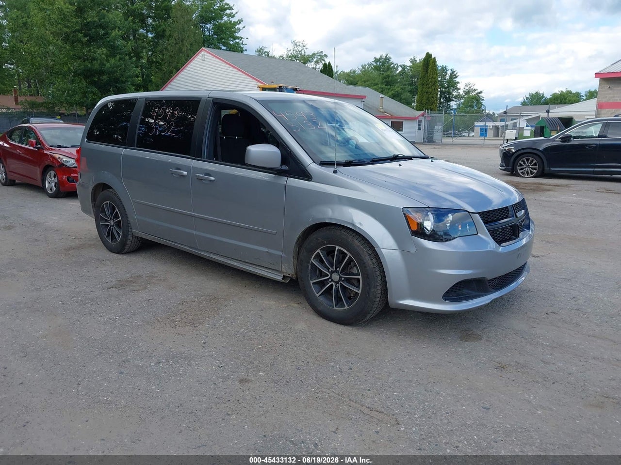 2C4RDGBG8HR****** · 2017 DODGE GRAND CARAVAN SE PLUS
