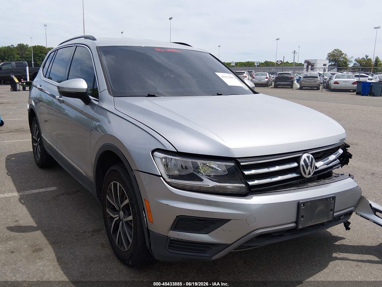 3VV2B7AX5LM****** · 2020 VOLKSWAGEN TIGUAN 2.0T SE/2.0T SE R-LINE BLACK/2.0T SEL