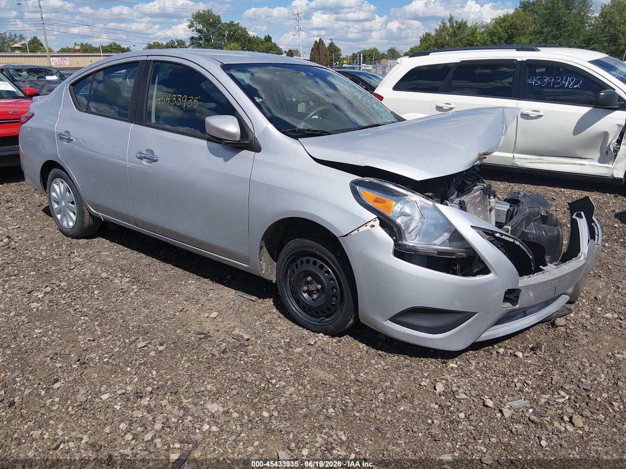 3N1CN7AP6HK****** · 2017 NISSAN VERSA 1.6 SV