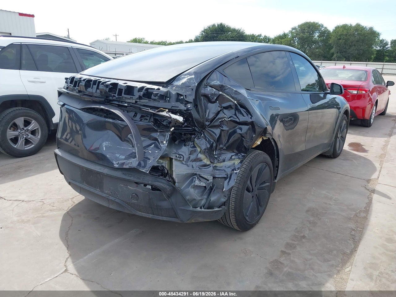 2026 TESLA MODEL Y ALL-WHEEL DRIVE/LONG RANGE LAUNCH SERIES/PREMIUM ALL-WHEEL DRIVE · 4/9