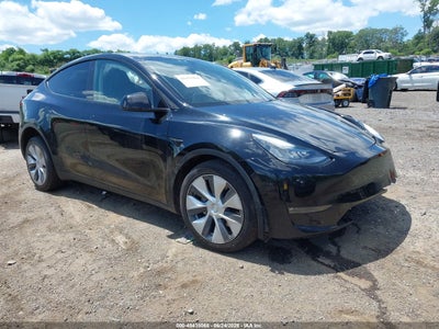 7SAYGDEE3PF****** · 2023 TESLA MODEL Y AWD/LONG RANGE DUAL MOTOR ALL-WHEEL DRIVE