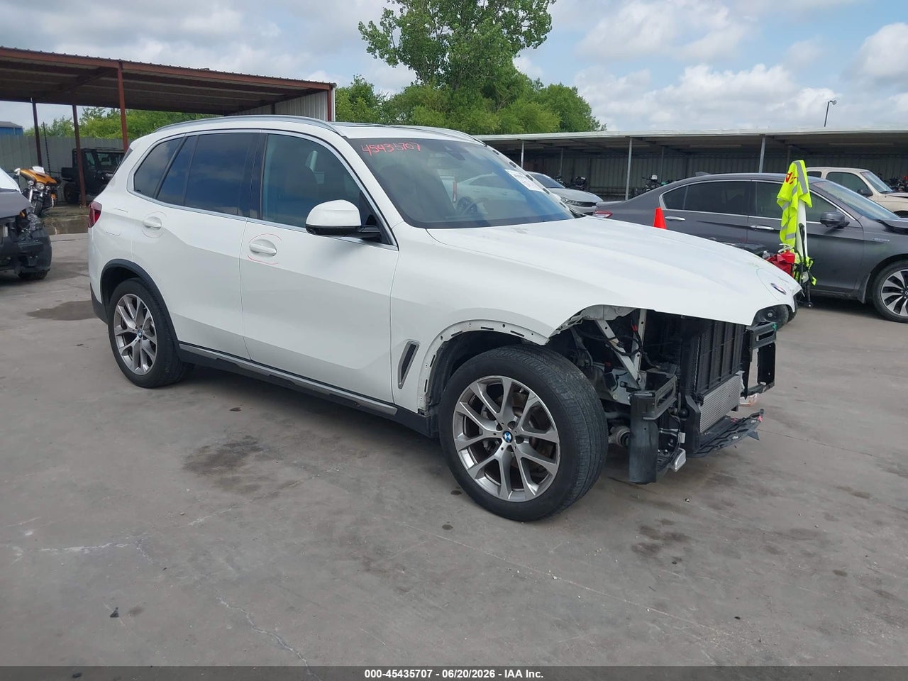 5UXCR6C06N9****** · 2022 BMW X5 XDRIVE40I